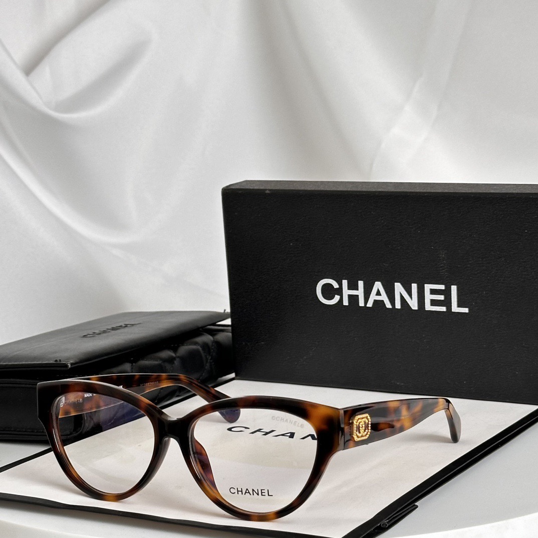 Chanel cat eye black framed heart-shaped sunglasses