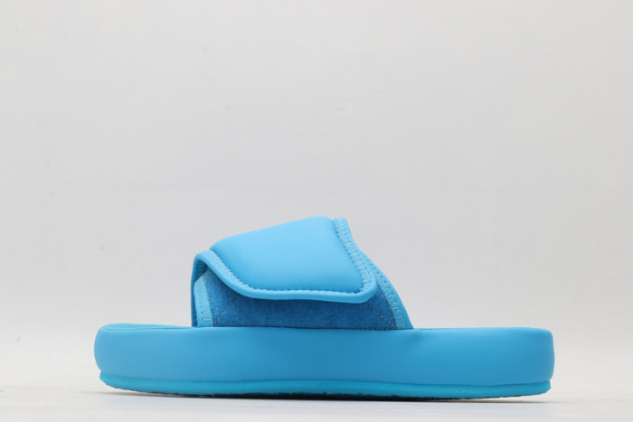 Yeezy Slide 7