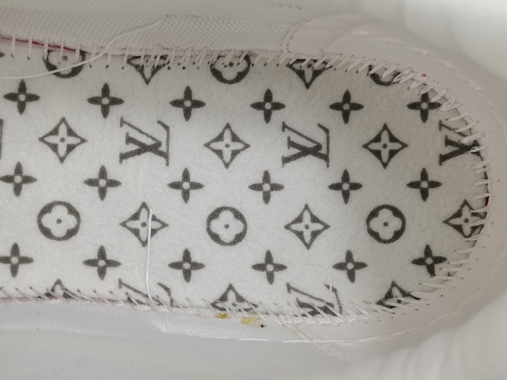 Louis Vuitton Trainer Fuchsia