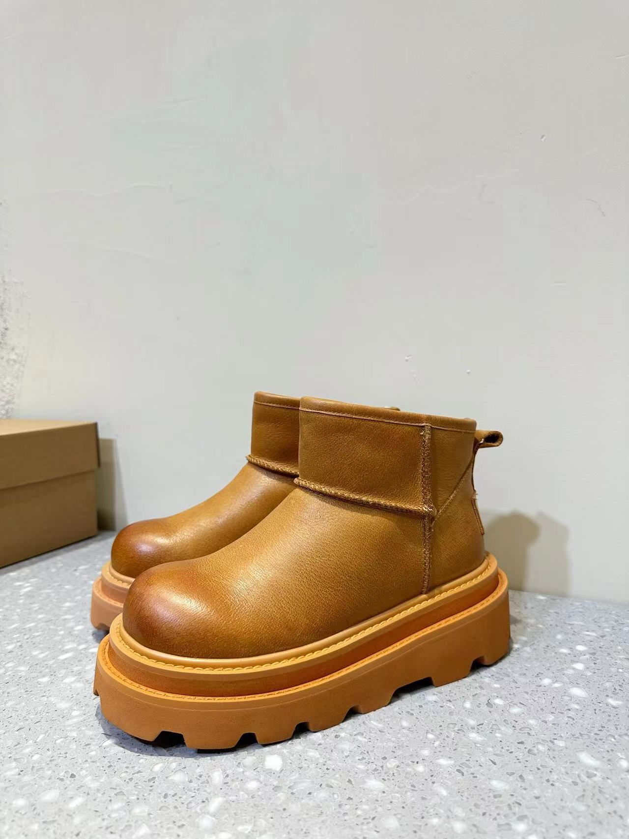UGG Maillard Color Ankle Boots