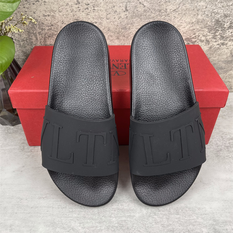 Valentino Rubber Simple And Casual Slide Sandal