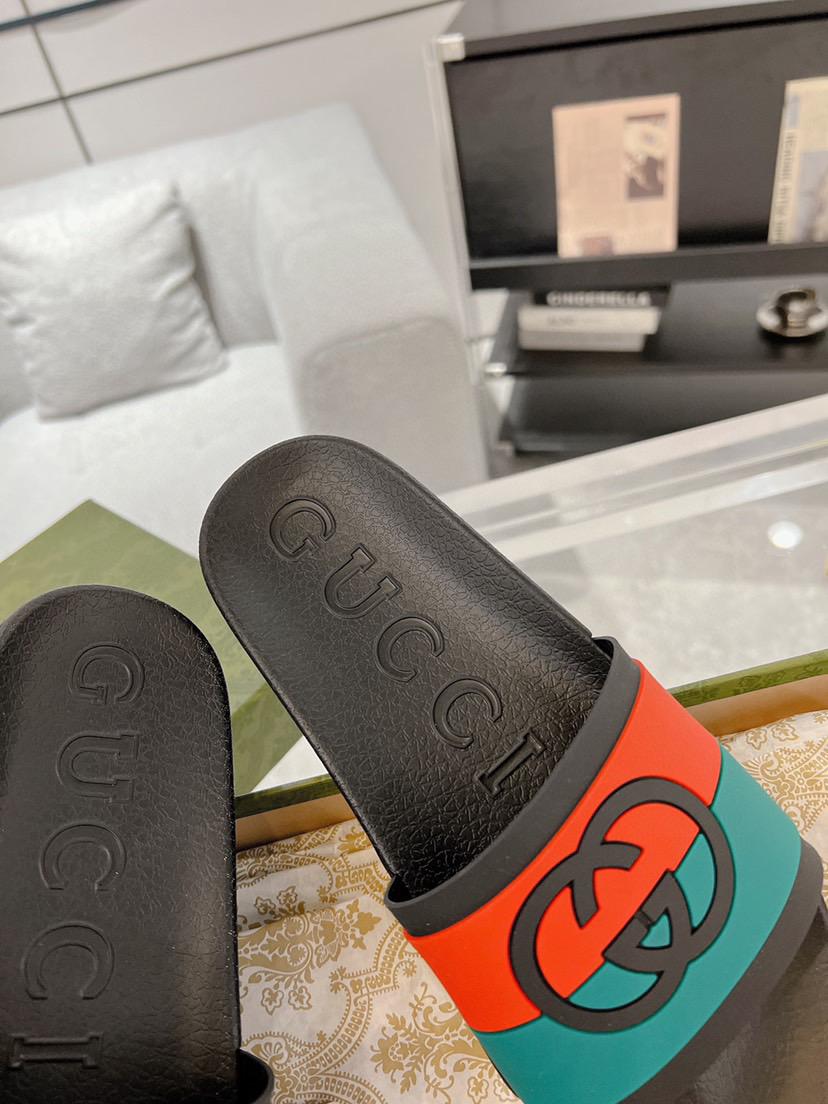 GUCCI slippers