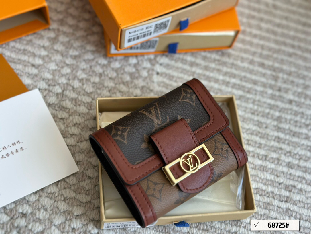 Louis Vuitton Printed Small Wallet Card Holder