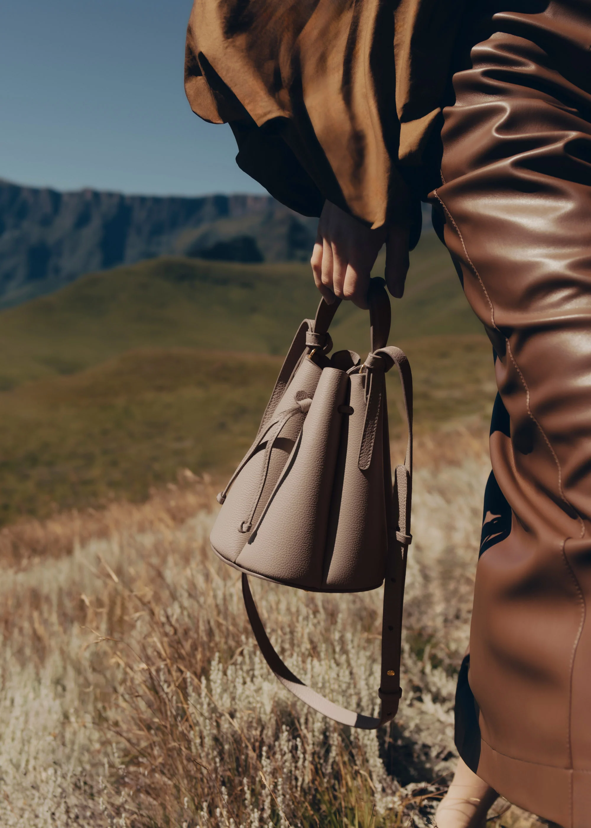 Polène Numéro Huit Mini - Textured Taupe