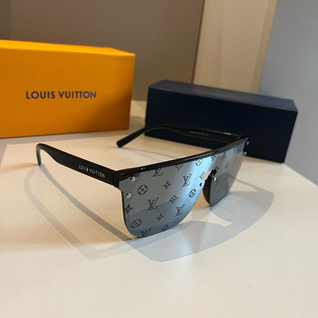 Louis Vuitton printed sunglasses