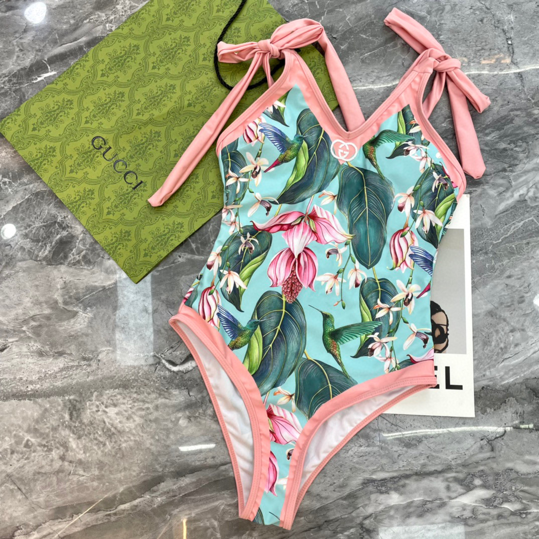 Gucci's new two-piece swimsuit set Swimsuit Swimwear