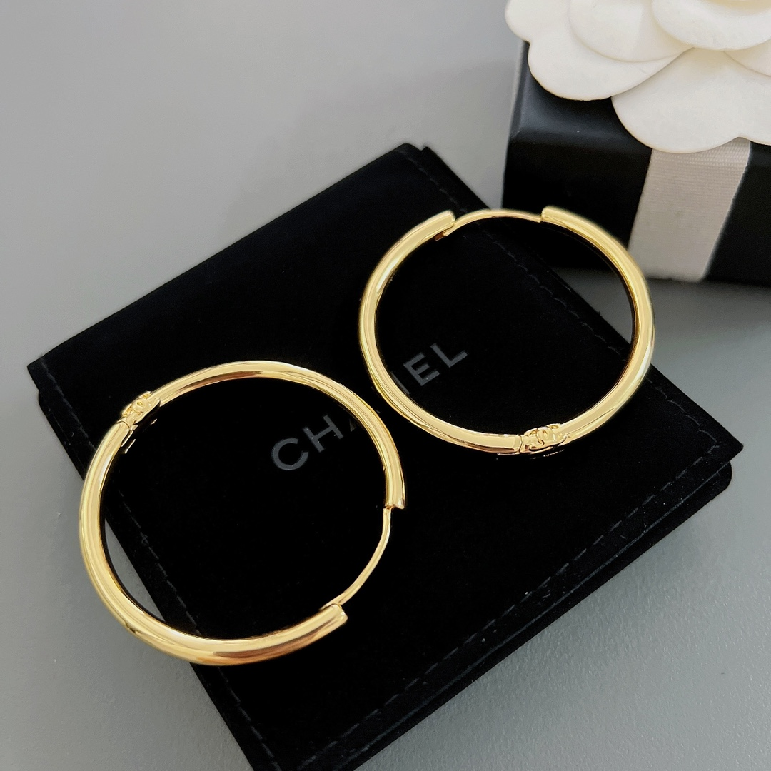 Chanel Round Earrings Jewelry