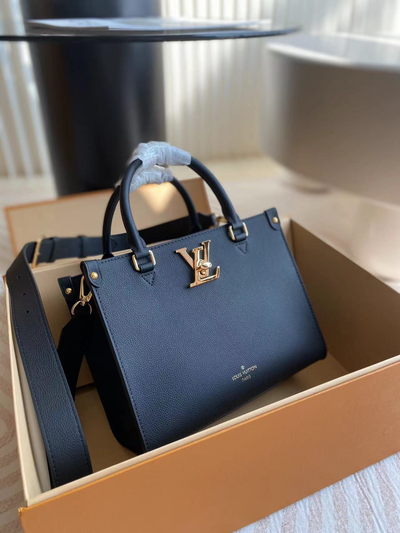 Louis Vuitton Lock & Go