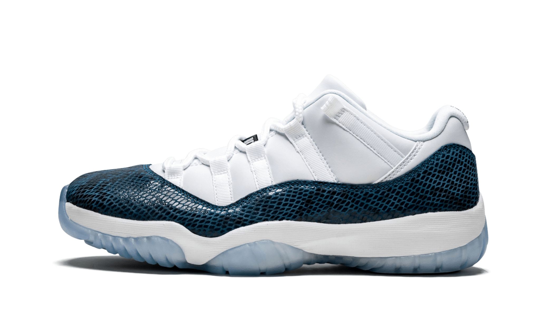 Air Jordan 11 Retro Low LE