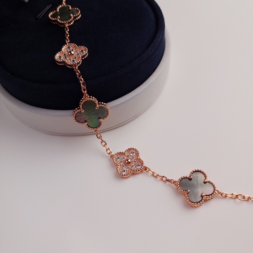 Van Cleef&Arpels rose gold mother of pearl bracelet