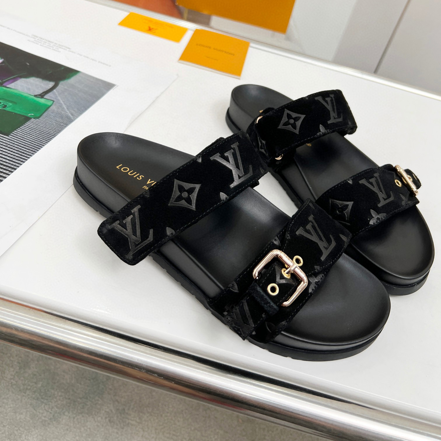 Louis Vuitton LV Bom Dia Fashion Flip-flops Slide Sandal