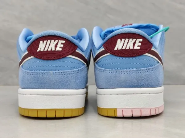 Dunk SB Low PRM “phillies”