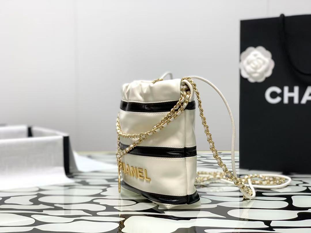 Chanel chain bag shoulder bag