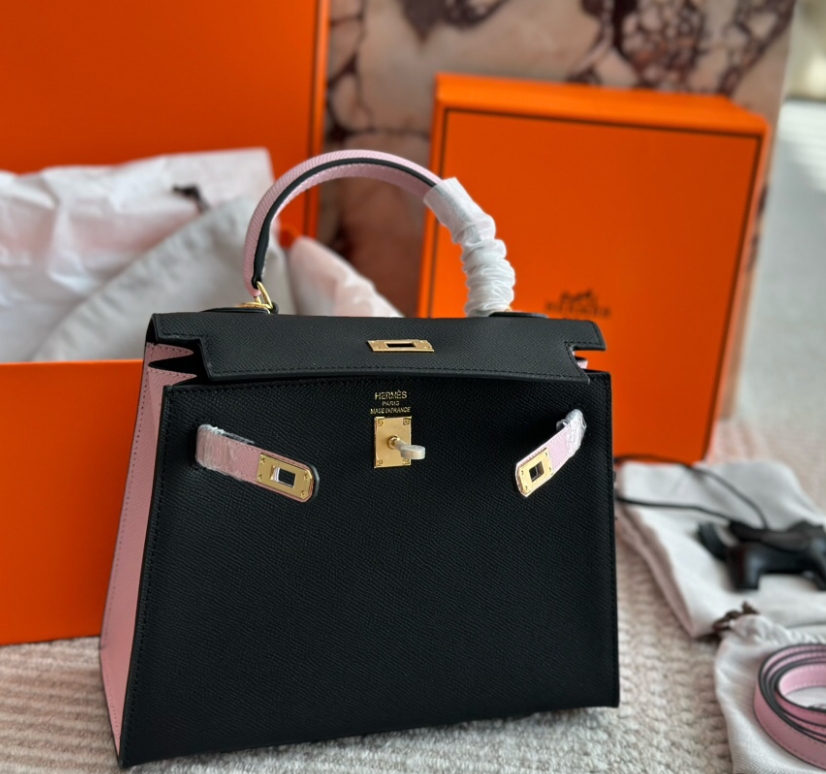 Hermès Kelly bag black and pink stitching