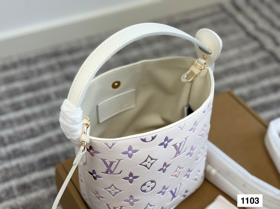 Louis Vuitton new bucket bag M25673