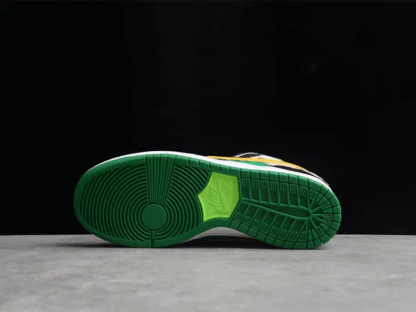 Ben & Jerry_s x NK SB Dunk Low Pro QS Chunky Dinky