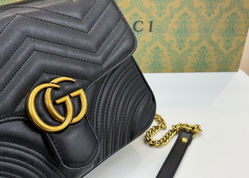 GUCCI Black Warrior Handheld Postman Bag