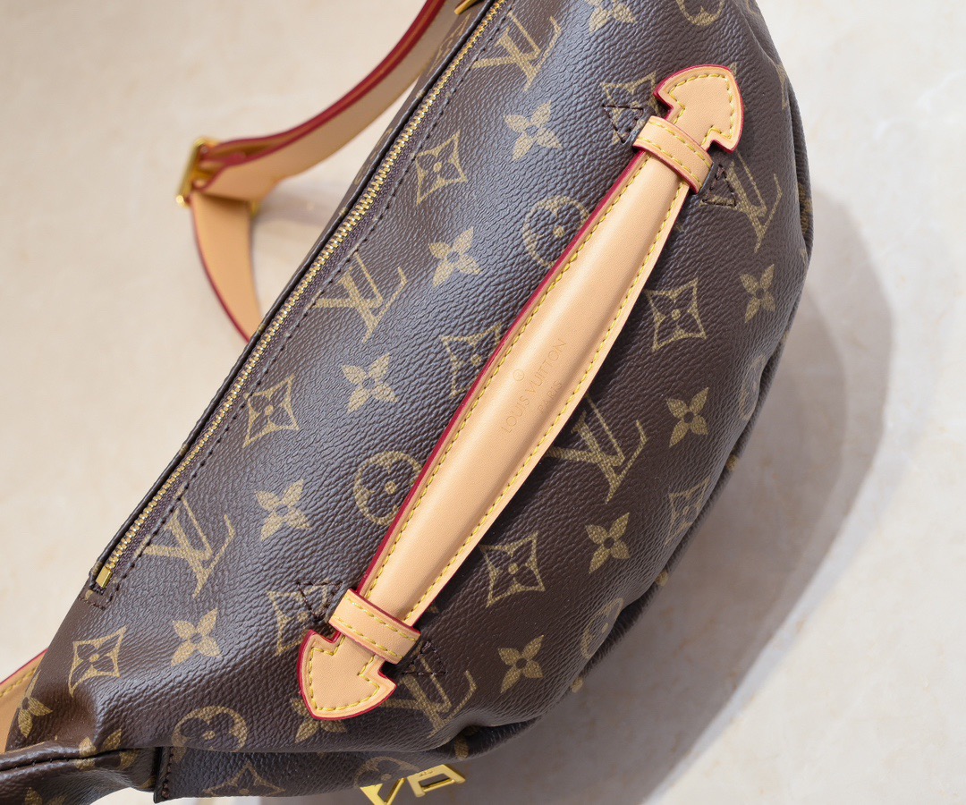 Louis Vuitton Classic Fanny Pack