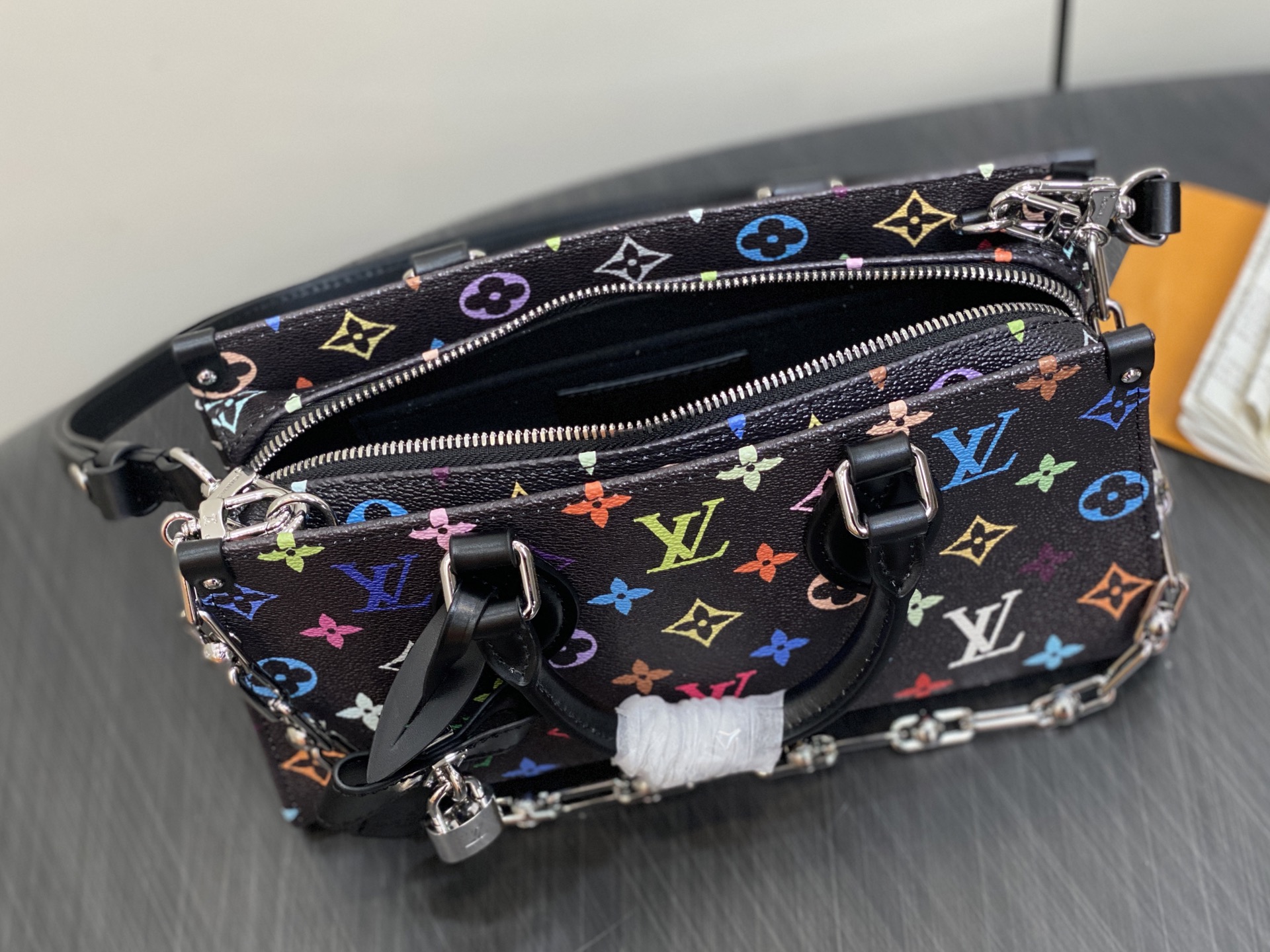 Louis Vuitton x TM ONTHEGO EAST WEST CHAIN ​​Handbag
