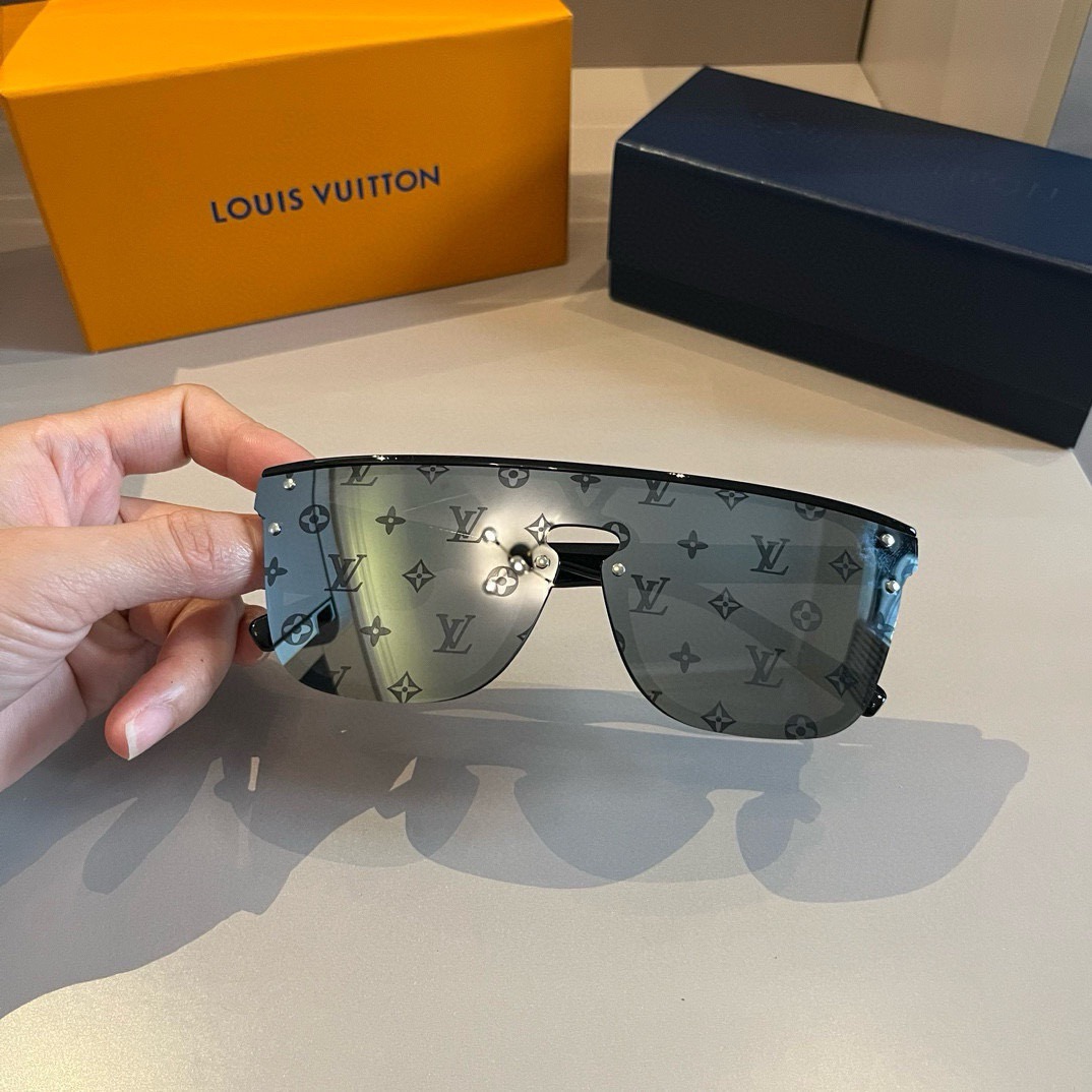 Louis Vuitton printed sunglasses