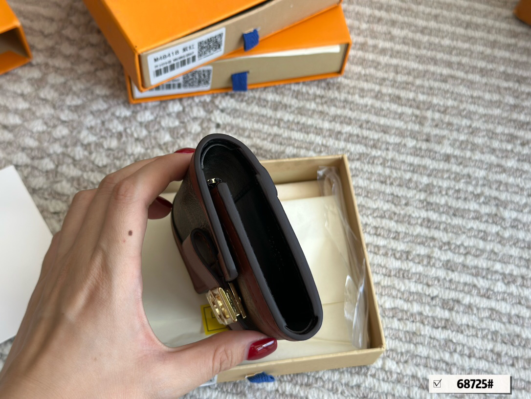 Louis Vuitton Printed Small Wallet Card Holder