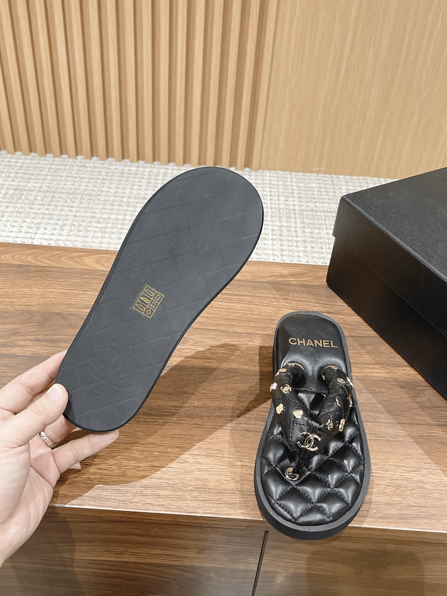 Chanel 2023 Early Spring New Slippers