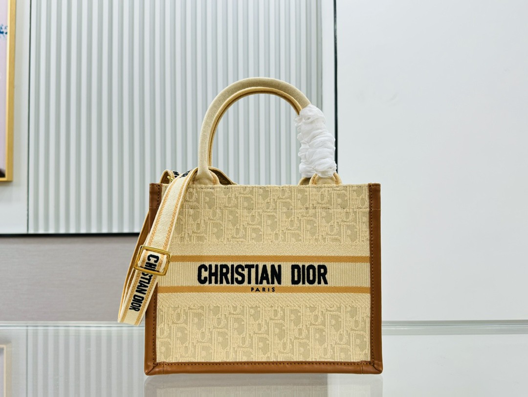 Dior Small Oblique print Book Tote