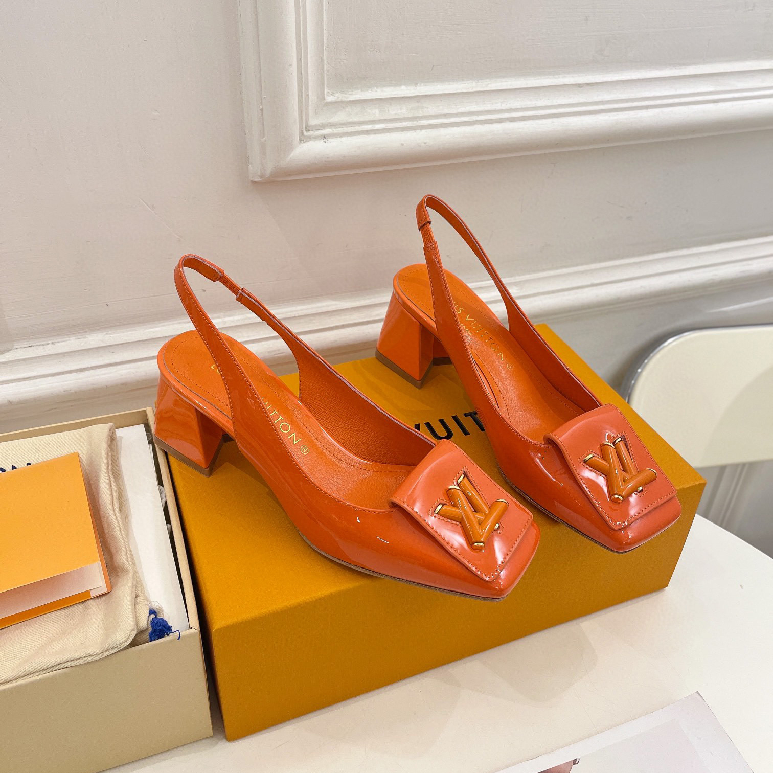 Louis Vuitton LV Half a Pack of Horseshoe Heels Slide Sandal