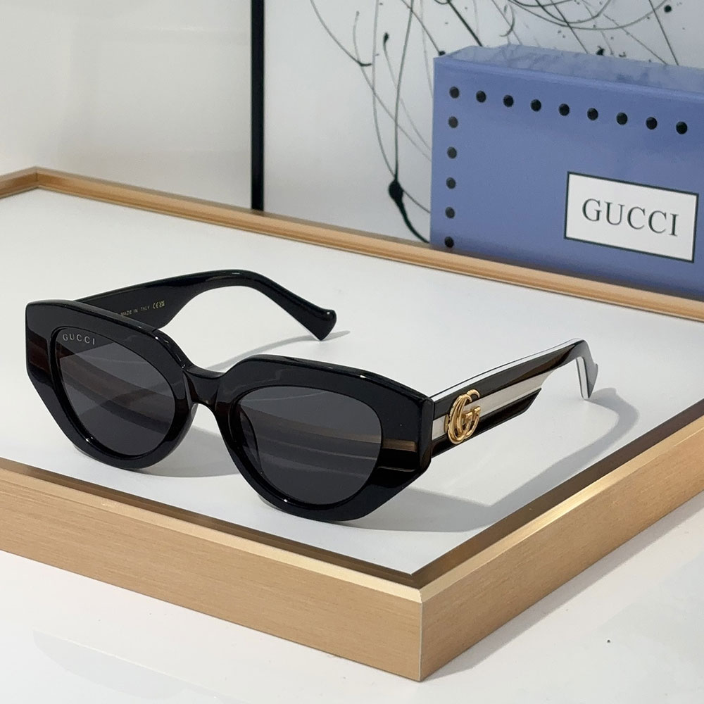 Gucci The legs are Decorated With the Signature Double G sunglasses Top quality