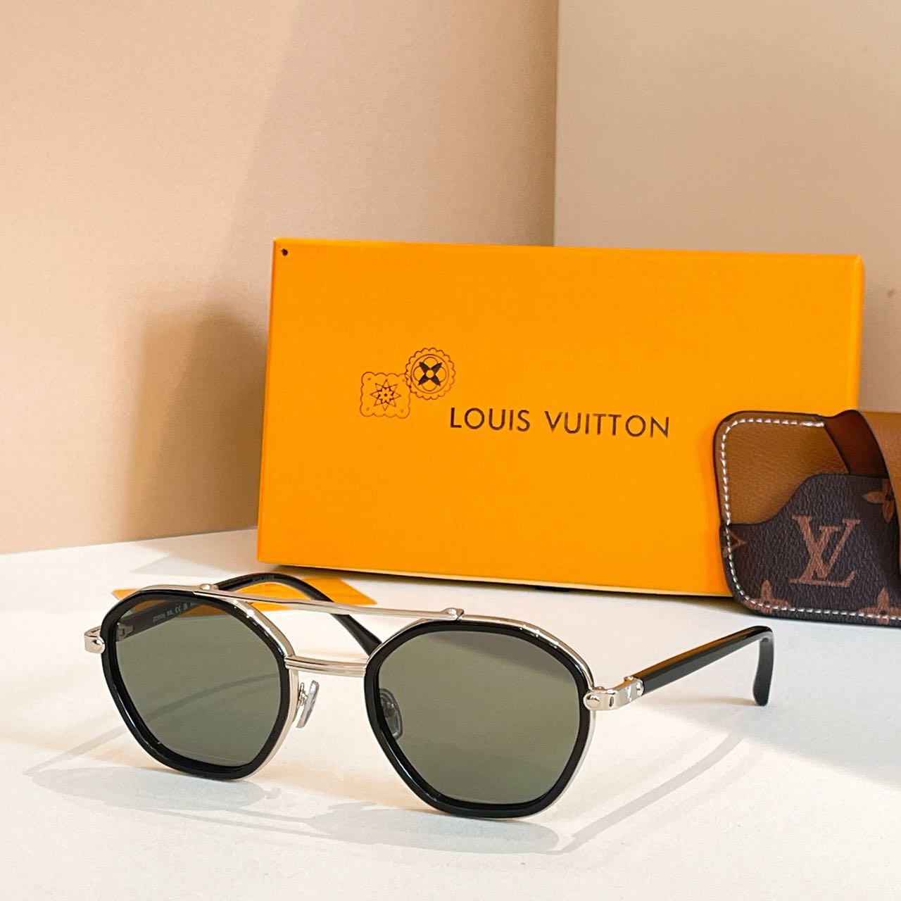 Louis Vuitton Sunglasses Top quality