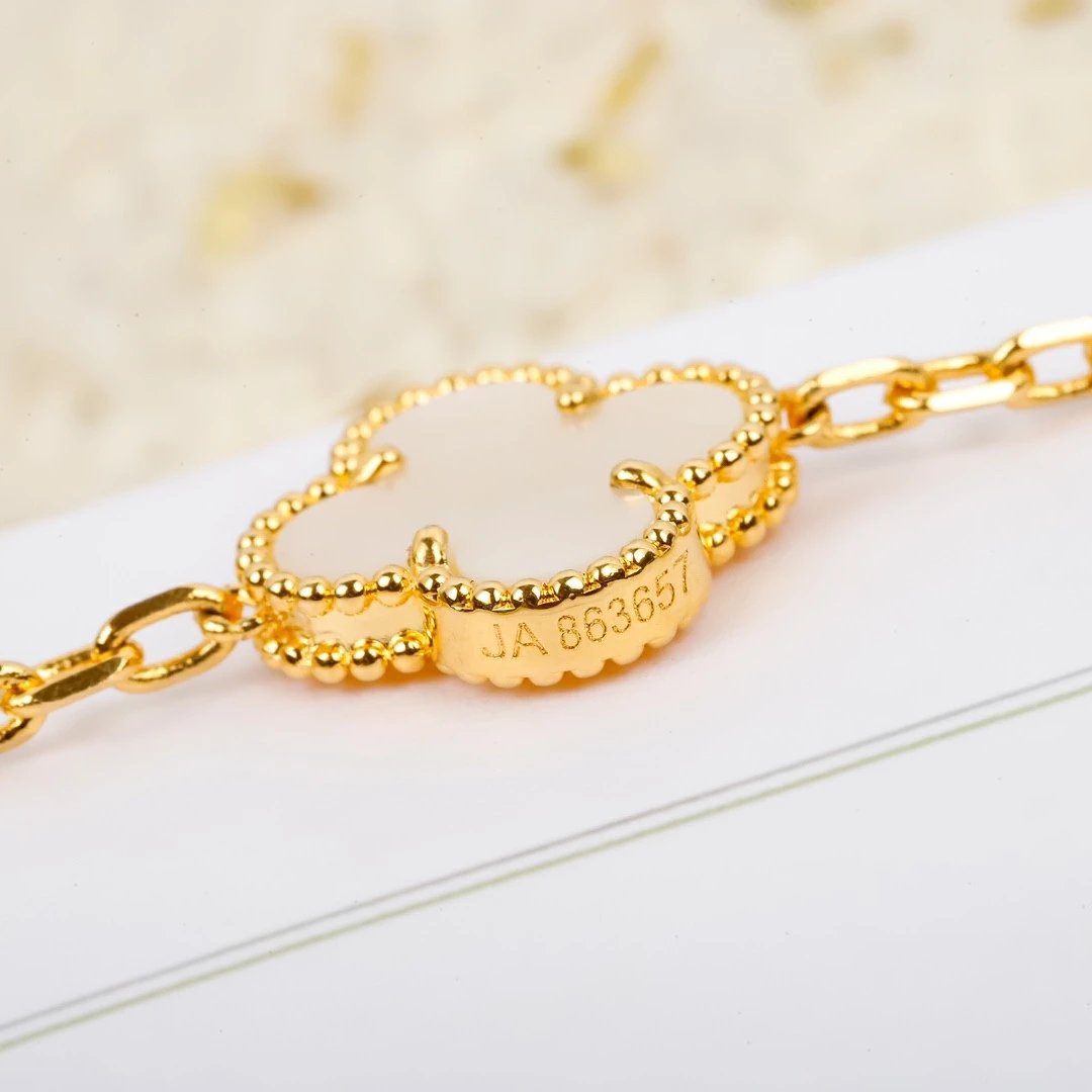 Van Cleef&Arpels VCA Multi-element Necklacce Jewelry