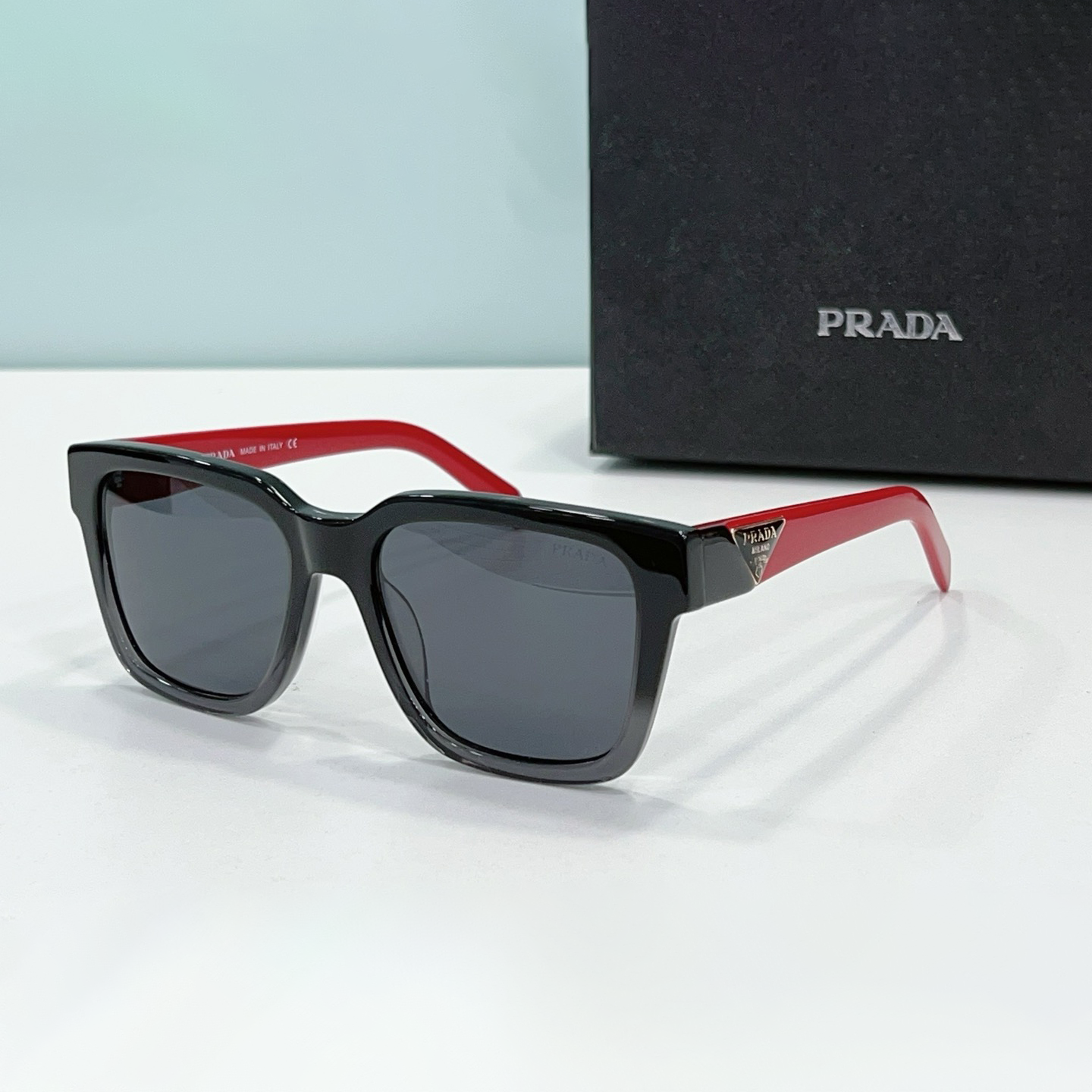 Prada Mirror leg Stereoscopic Sign sunglasses Top quality