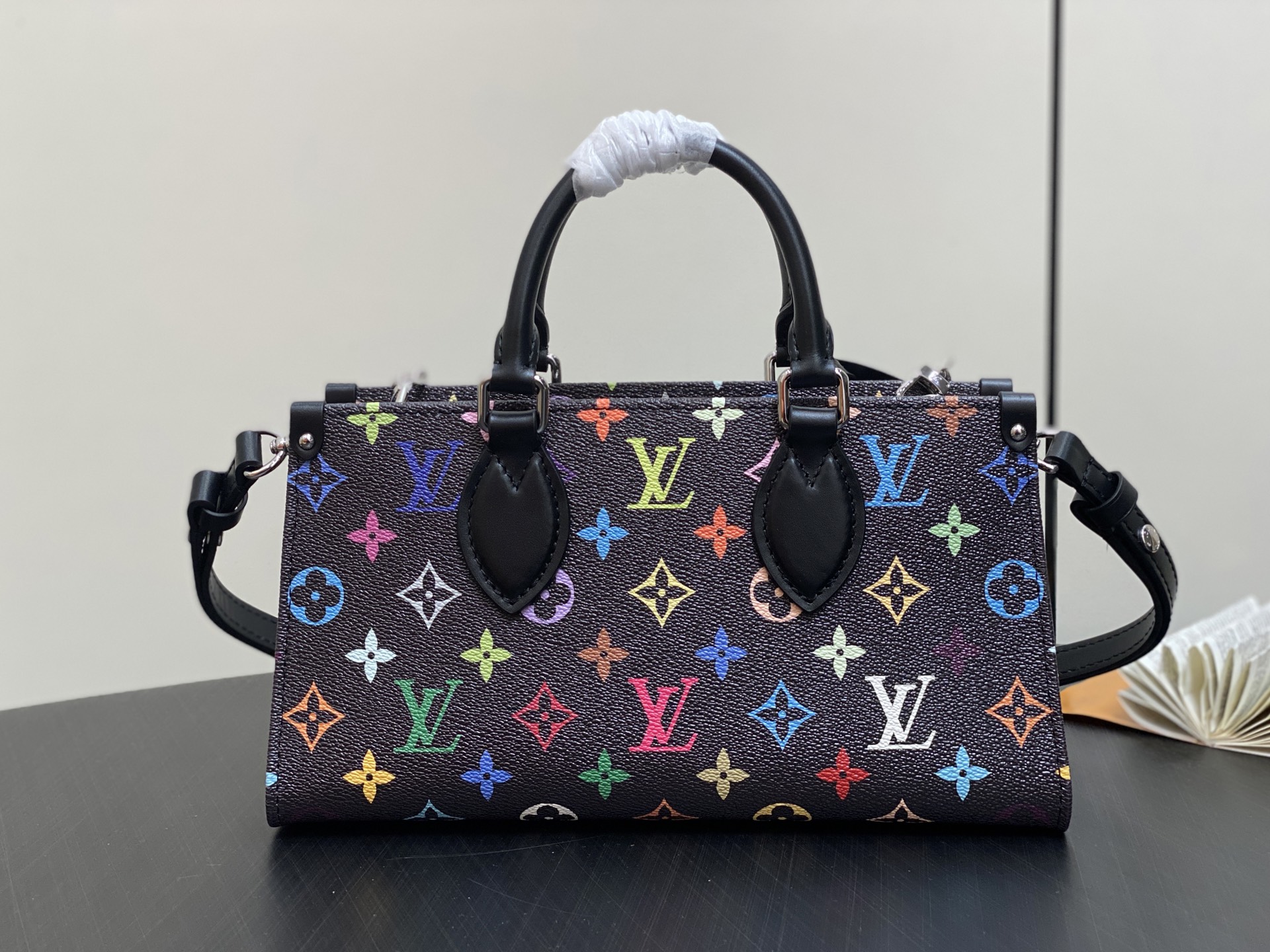 Louis Vuitton x TM ONTHEGO EAST WEST CHAIN ​​Handbag