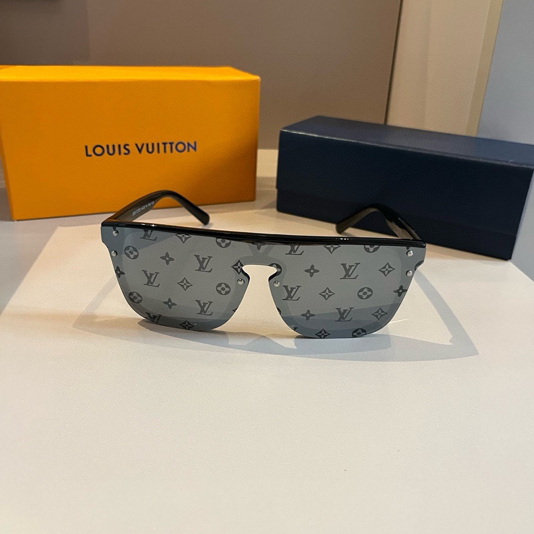 Louis Vuitton printed sunglasses