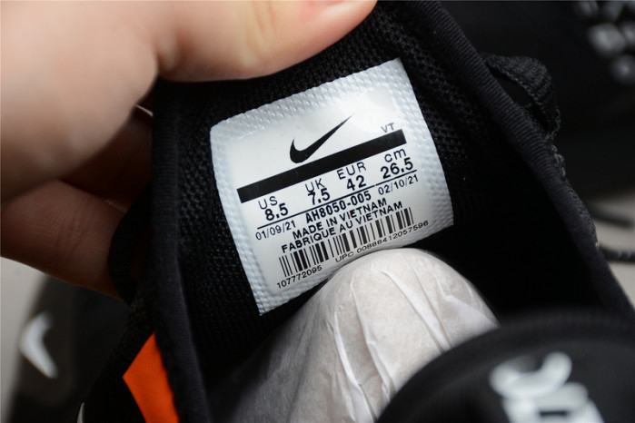 Nike Air Max 270 in black/white AH8050-002