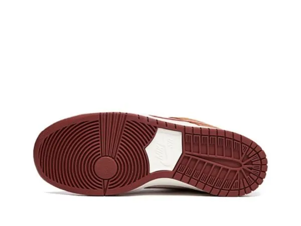 Dunk SB Low Pro “Russet Cedar”