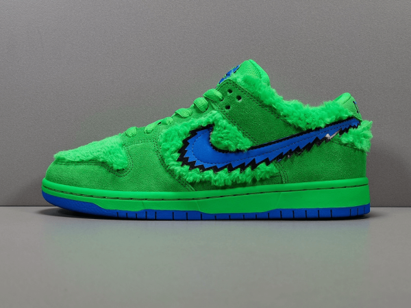 Dunk SB Low “Green Bear”× Grateful Dead