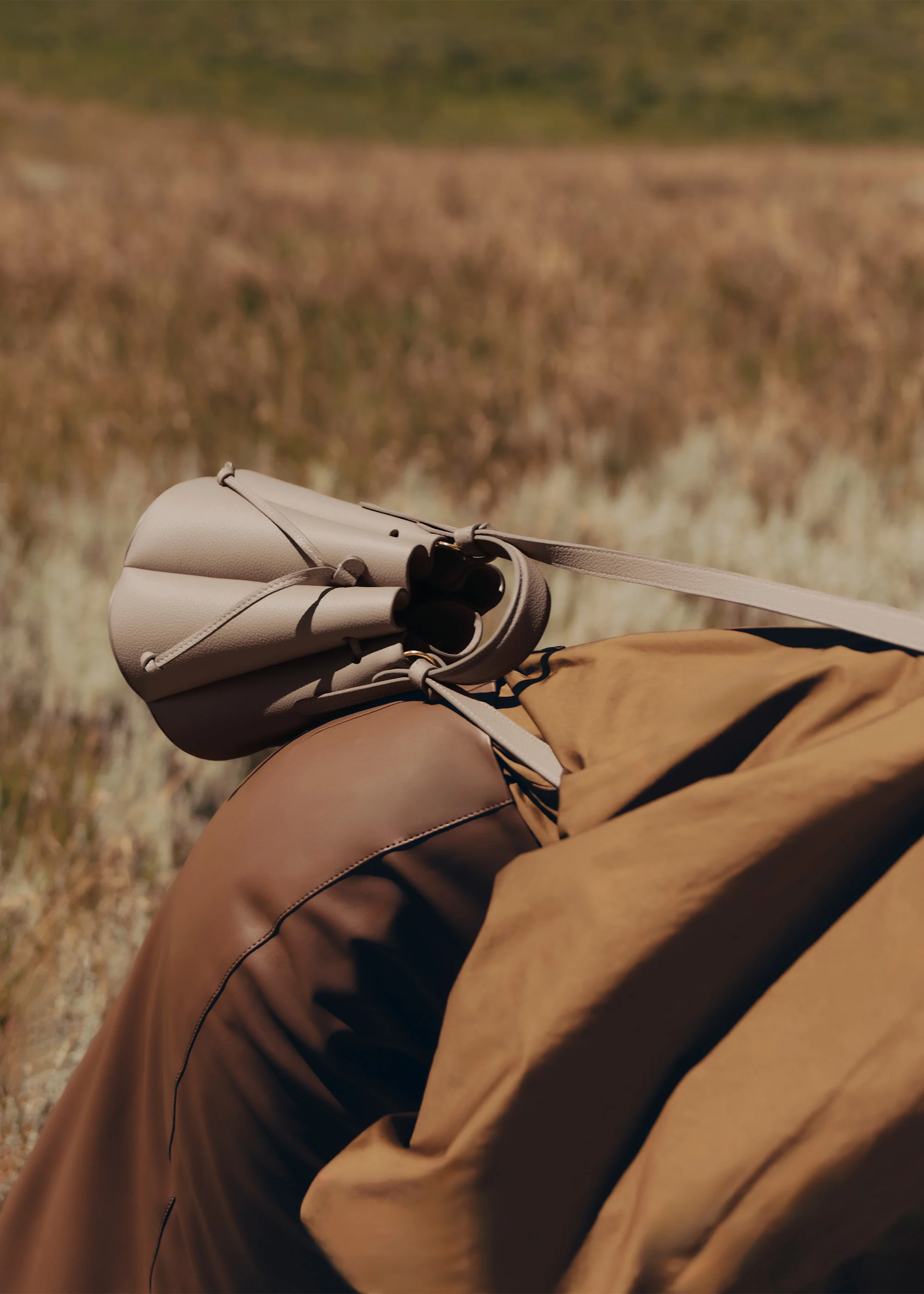 Polène Numéro Huit Mini - Textured Taupe