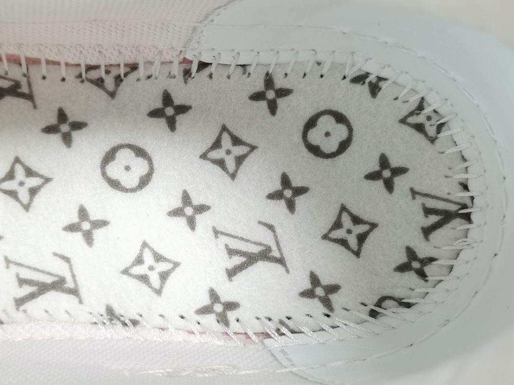 Louis Vuitton Trainer Pink