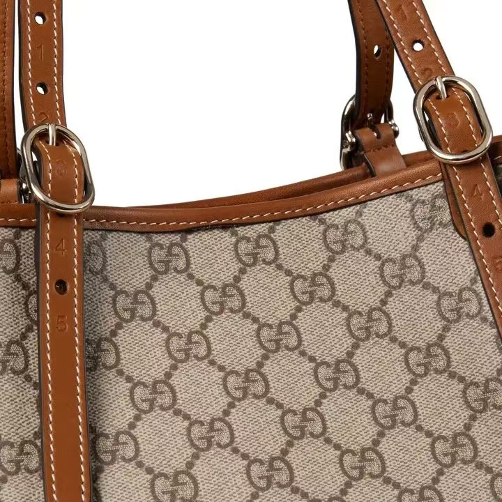 GUCCI Emblem tote