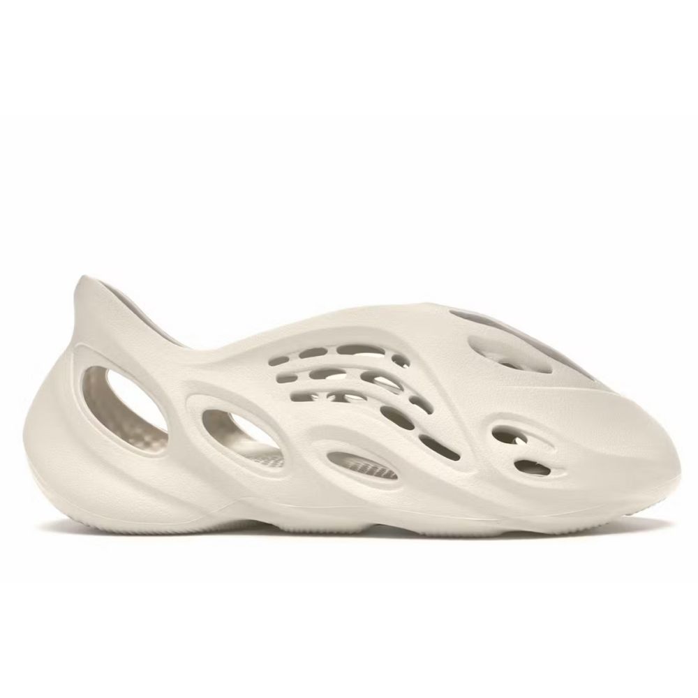 Yeezy Foam Runner Slide Sandals Onyx HP8739