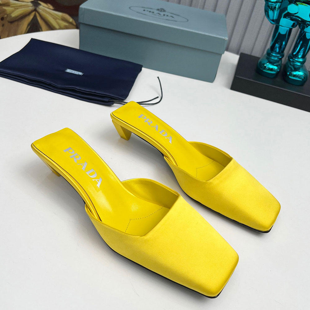 Prada Casual Flip Flops With Flat Heads Slide Sandal