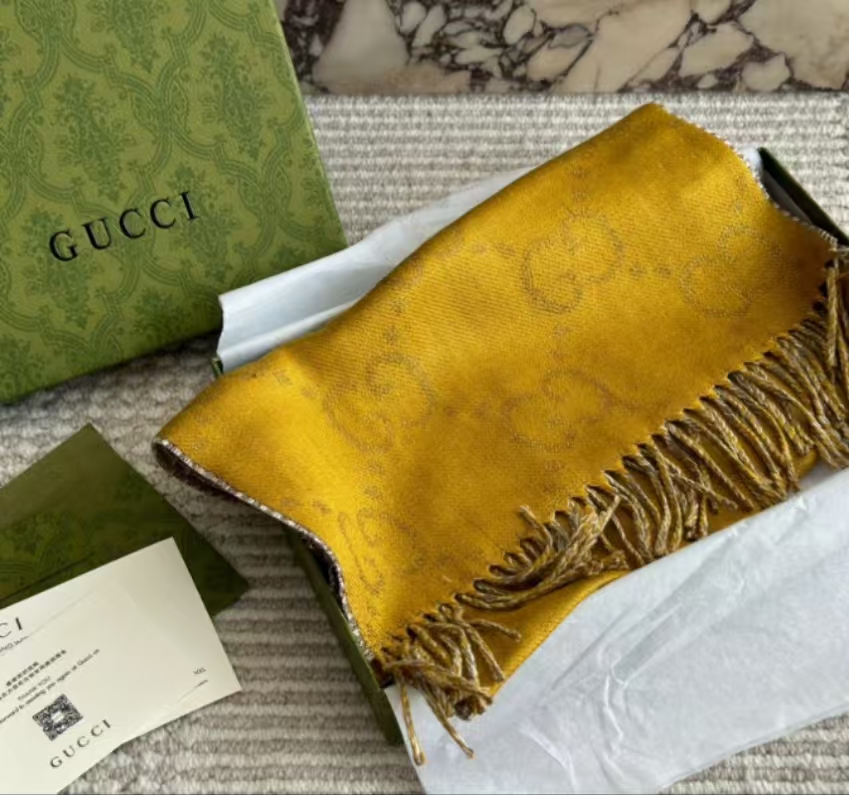 Gucci wool scarf