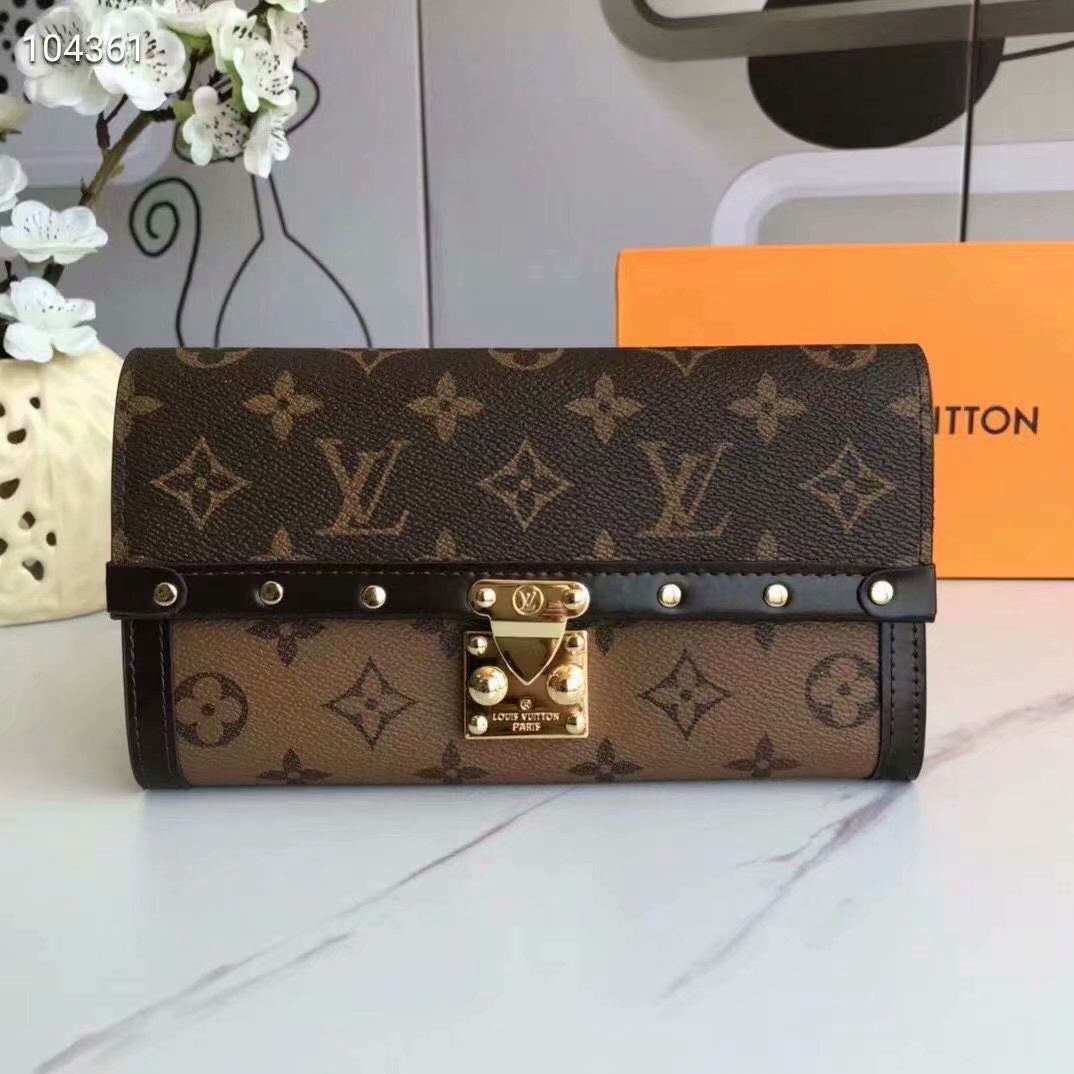 Louis Vuitton LV Capucines Wallet