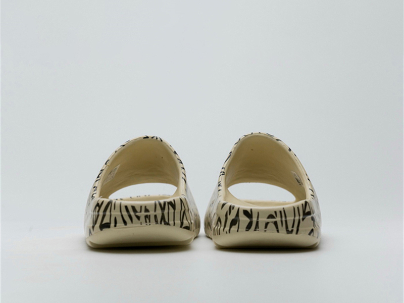 Yeezy Slide Graffiti FW6345-1