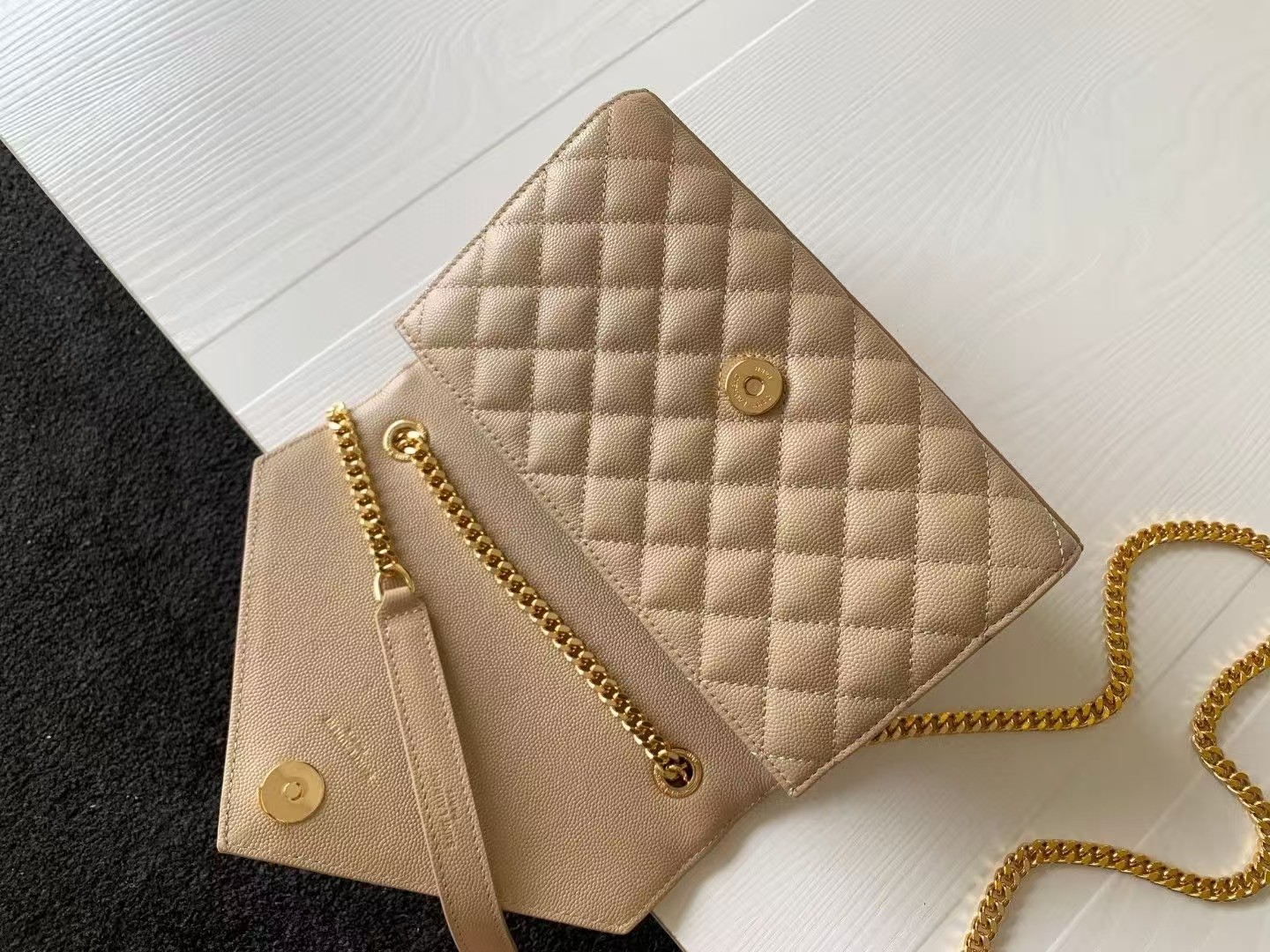 Saint Laurent YSL Envelope leather bag