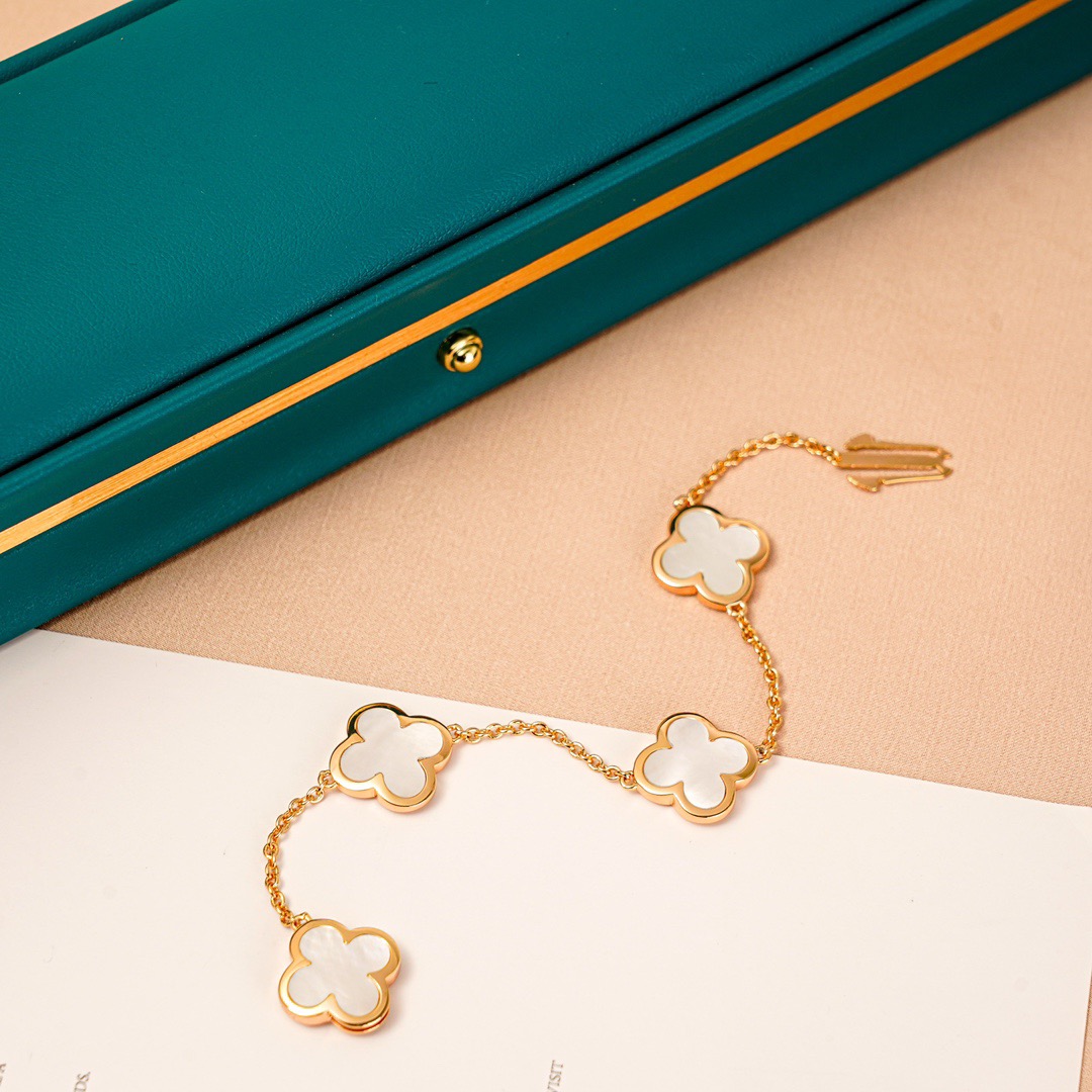 Van Cleef&Arpels White Fritillaria Bracelet