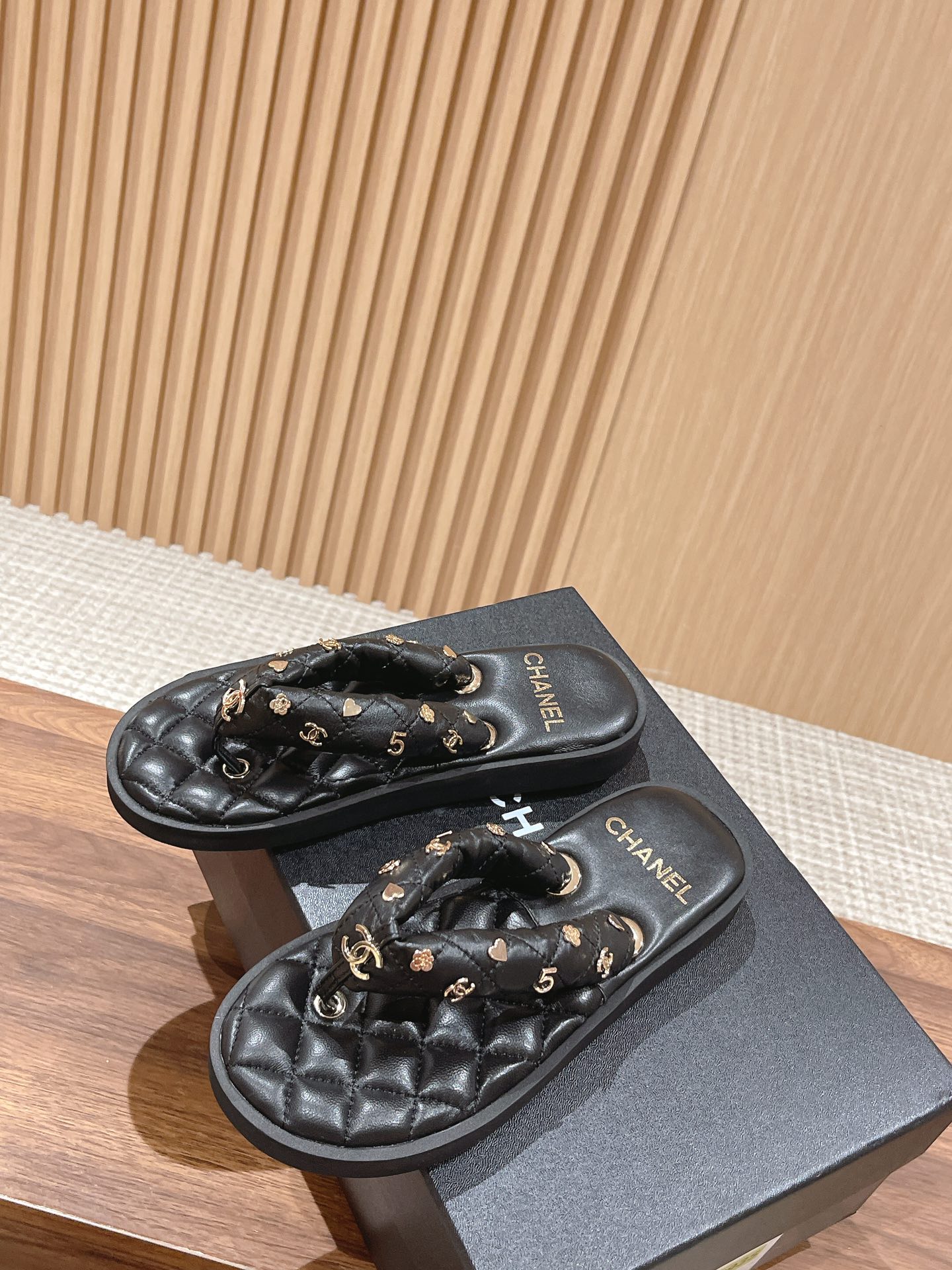 Chanel 2023 Early Spring New Slippers