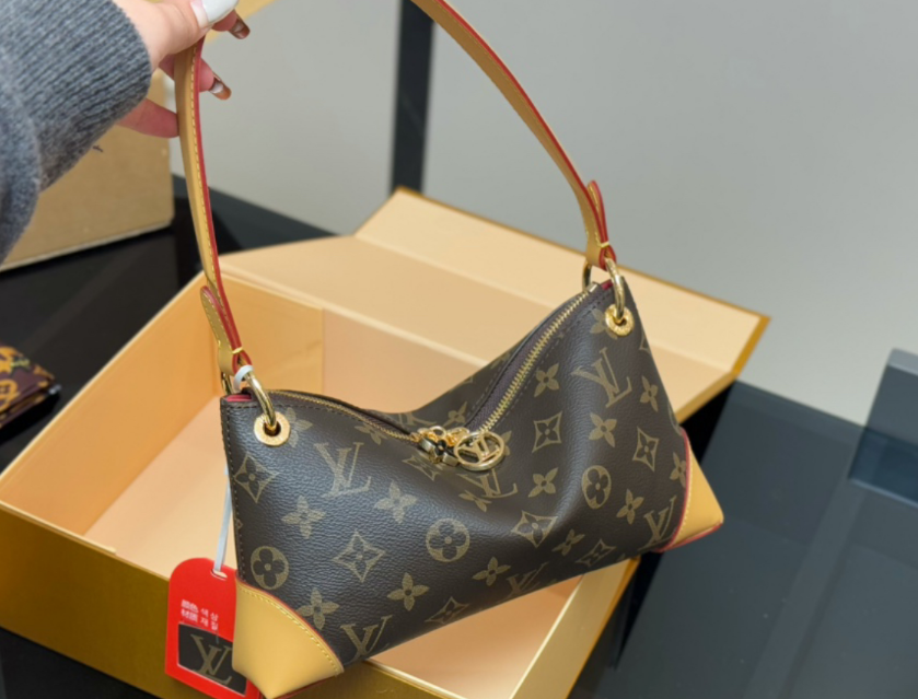 Louis Vuitton High End Vintage Cow Horn Bun