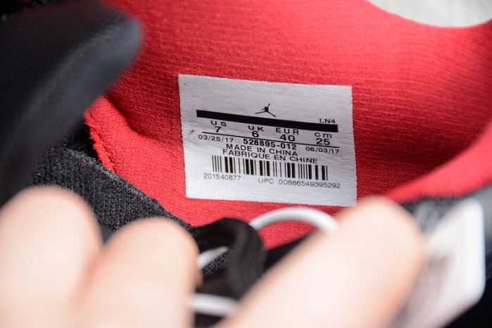 AIR JORDAN 11 RETRO LOW 